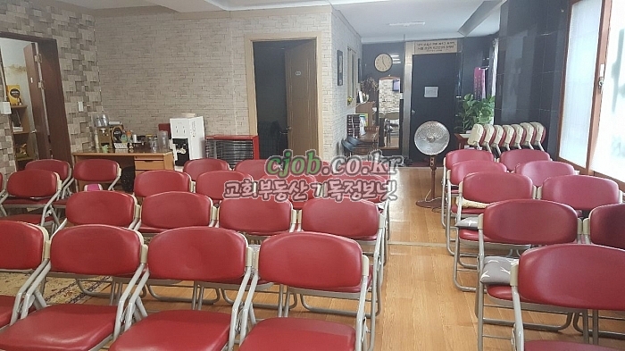 서울 금호역 소재 교회 목사님의 은퇴로 교회 후임자를 구함 - 2번 사진