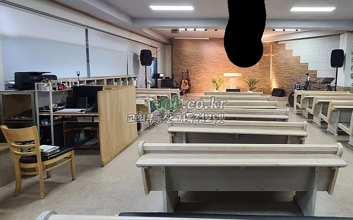 예배당 내부 (교회임대 -기독정보넷 cjob.co.kr)