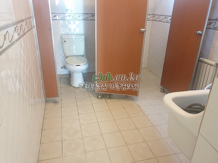 여자 화장실 (교회임대 -기독정보넷 cjob.co.kr)
