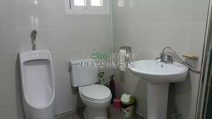 남자화장실 (교회매매 -기독정보넷 cjob.co.kr)
