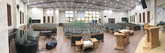 3층 본당(300석, 전면에서 후면 촬영) (교회매매 -기독정보넷 cjob.co.kr)