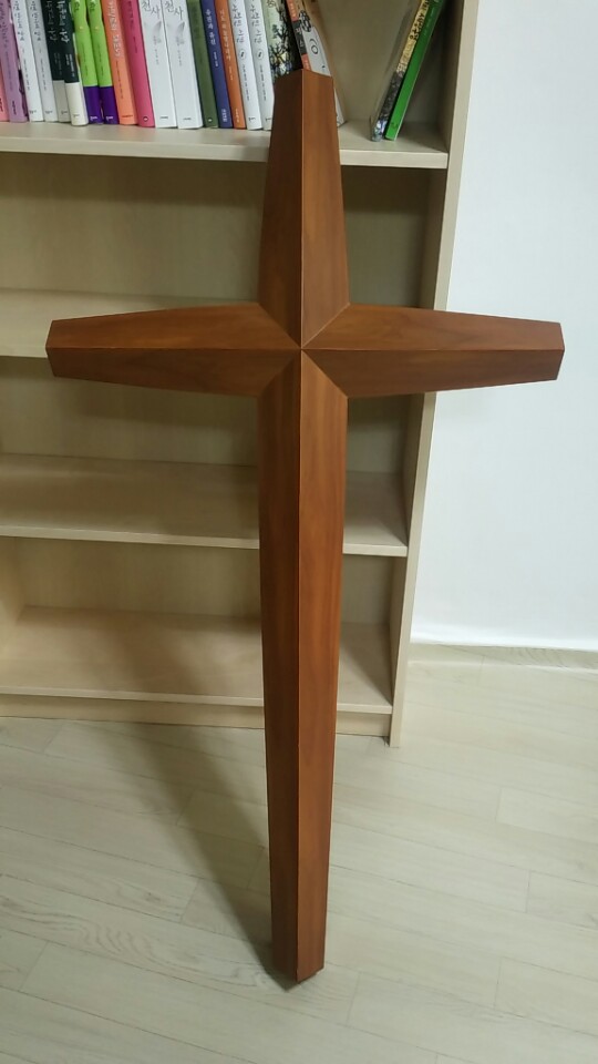 교회 십자가, 이동식 프로젝터 스탠드 - 2번째 사진. (기독정보넷 - 기독교 벼룩시장.) 
