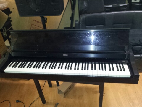 코르그 콘서트5500 디지탈 피아노 입니다 - 1번째 사진. (기독정보넷 - 기독교 벼룩시장.) 