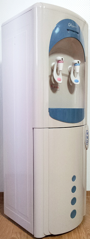 냉온수기+냉장고결합형 아쿠아하이텍의 AQ-100/101 제품을 팝니다 - 4번째 사진. (기독정보넷 - 기독교 벼룩시장.) 