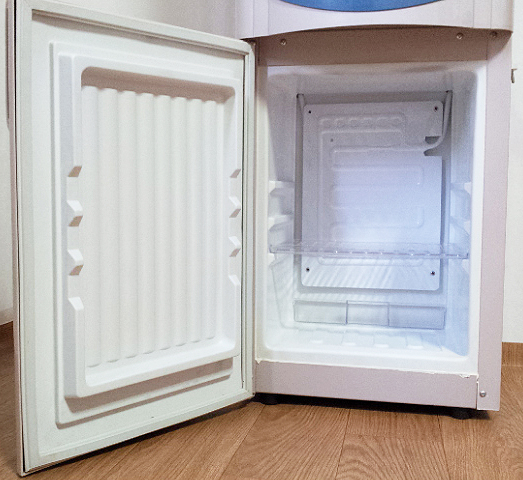 냉온수기+냉장고결합형 아쿠아하이텍의 AQ-100/101 제품을 팝니다 - 3번째 사진. (기독정보넷 - 기독교 벼룩시장.) 