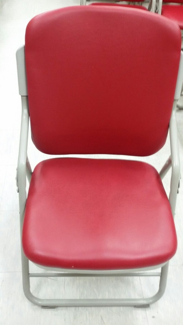 예배용 개인 의자 - 2번째 사진. (기독정보넷 - 기독교 벼룩시장.) 