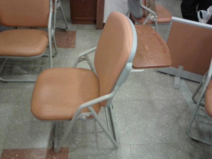 (서울 중랑구) 예배용 접이식 의자 30개 팝니다. (20개 팔려서 다시 올립니다.) - 1번째 사진. (기독정보넷 - 기독교 벼룩시장.) 