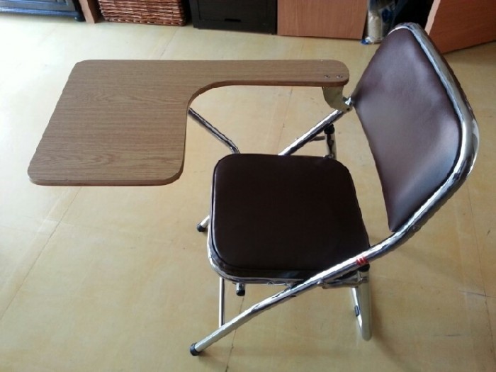 예배의자, 1인용의자, 접이식 의자 및 장의자 - 1번째 사진. (기독정보넷 - 기독교 벼룩시장.) 