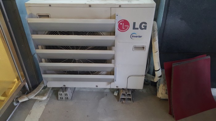 LG 천장형 냉난방기 - 2번째 사진. (기독정보넷 - 기독교 벼룩시장.) 