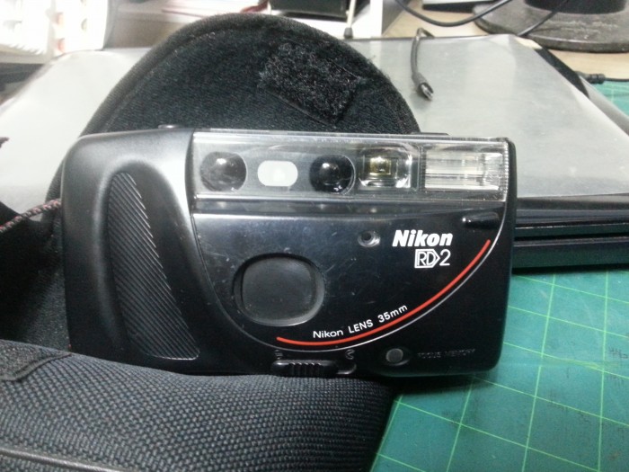 일반 니콘 카메라입니다.