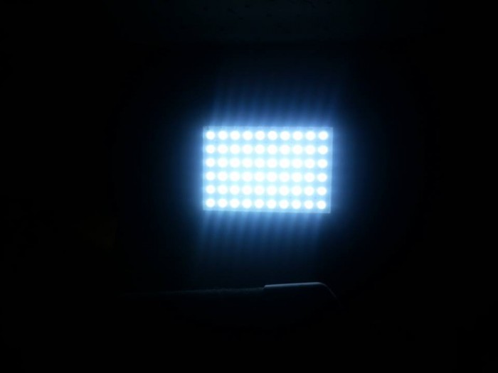 강대상을 환하게 비춰주는 LED 특수 조명 팝니다 - 2번째 사진. (기독정보넷 - 기독교 벼룩시장.) 