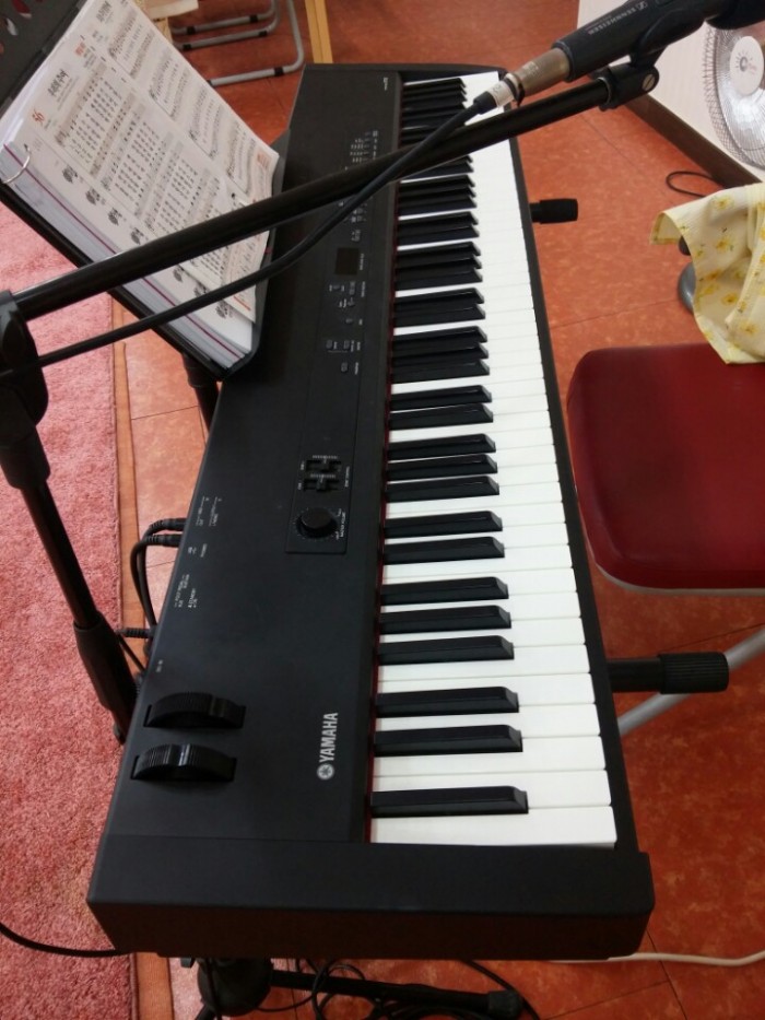 야마하 일렉트릭 피아노 stage piano CP33 - 1번째 사진. (기독정보넷 - 기독교 벼룩시장.) 