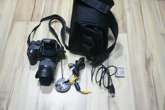 디지털카메라 후지파인픽스 S9000 - 1번째 사진. (기독정보넷 - 기독교 벼룩시장.) 