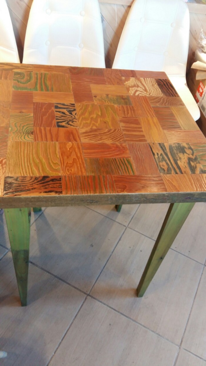 카페 테이블 과 의자 - 2번째 사진. (기독정보넷 - 기독교 벼룩시장.) 