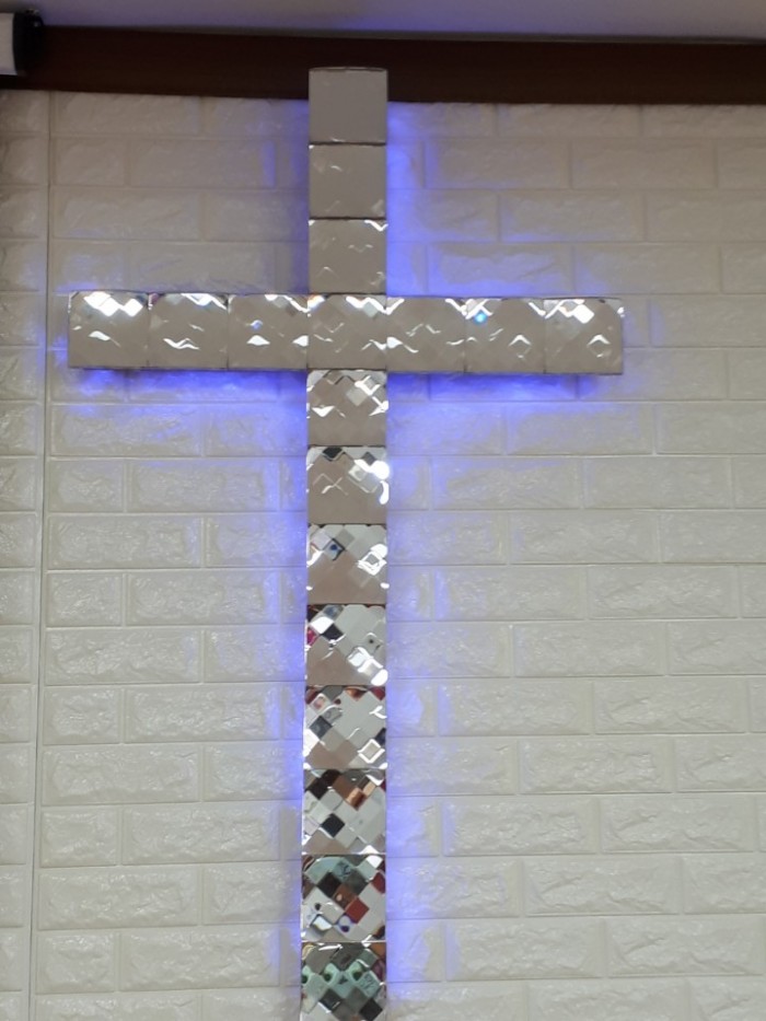 크리스탈 십자가 - 1번째 사진. (기독정보넷 - 기독교 벼룩시장.) 
