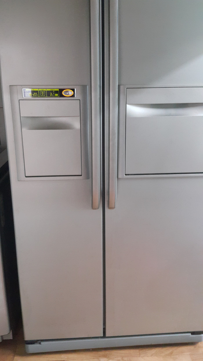 일반형 냉장고, 양문형 냉장고 - 2번째 사진. (기독정보넷 - 기독교 벼룩시장.) 