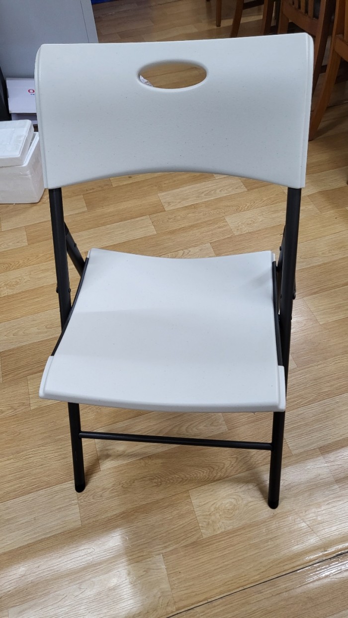 코스트코 라이프 접의식 의자 31개 - 4번째 사진. (기독정보넷 - 기독교 벼룩시장.) 