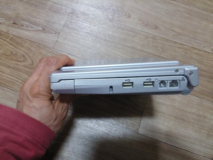 파나소닉 10.4 인치 노트북 CF-R8 - 5번째 사진. (기독정보넷 - 기독교 벼룩시장.) 