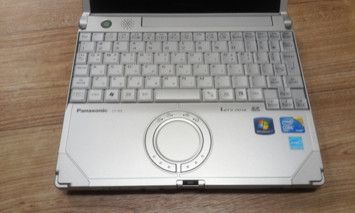 파나소닉 10.4인치 코어i7 U640 노트북 CF-R9 - 4번째 사진. (기독정보넷 - 기독교 벼룩시장.) 