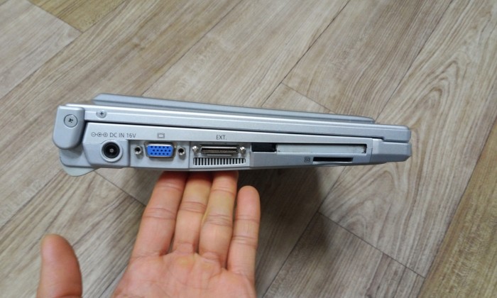 파나소닉 12인치 코어2듀오 U9400 노트북 CF-W8 배터리 5시간 사용 13만원 - 5번째 사진. (기독정보넷 - 기독교 벼룩시장.) 