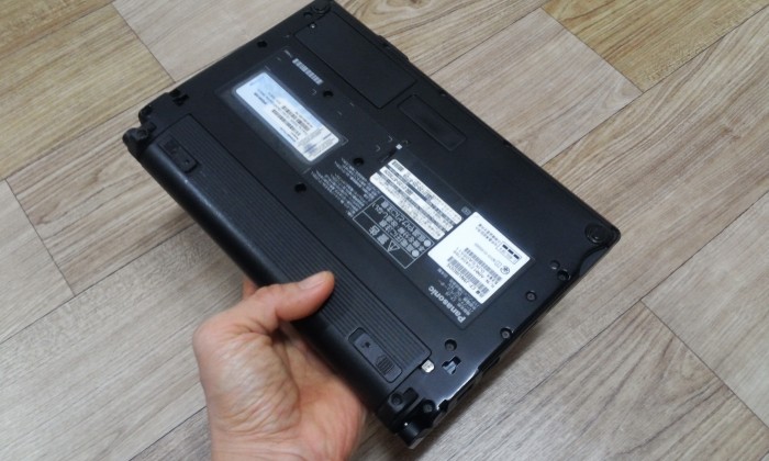 파나소닉 10인치 와이드 코어i3 M370 노트북 CF-J9 - 2번째 사진. (기독정보넷 - 기독교 벼룩시장.) 