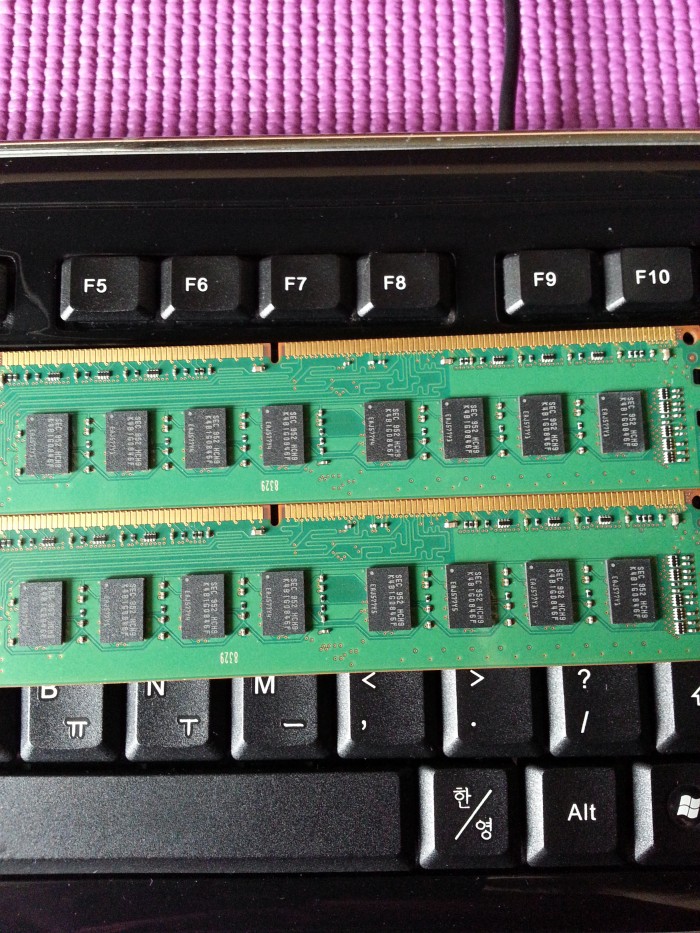 DDR3 2기가 램2개 - 2번째 사진. (기독정보넷 - 기독교 벼룩시장.) 