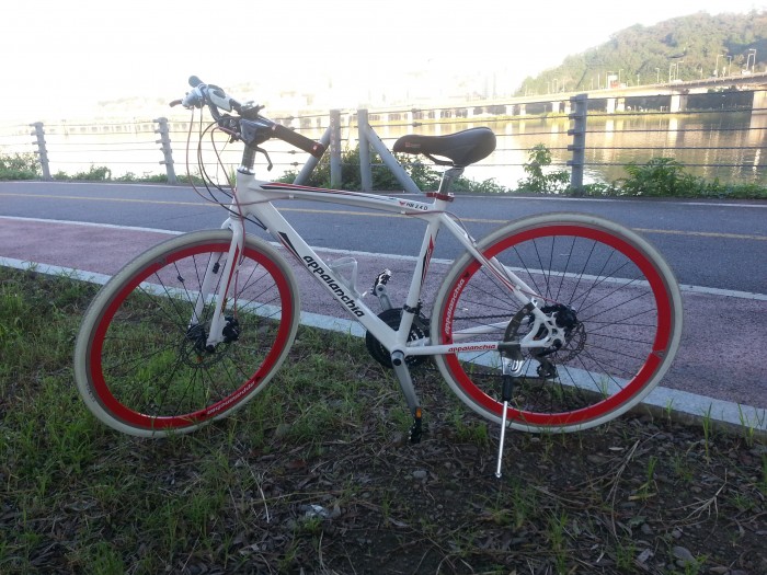자전거 아팔란치아 하이브리드(디스크브레이크) - 1번째 사진. (기독정보넷 - 기독교 벼룩시장.) 