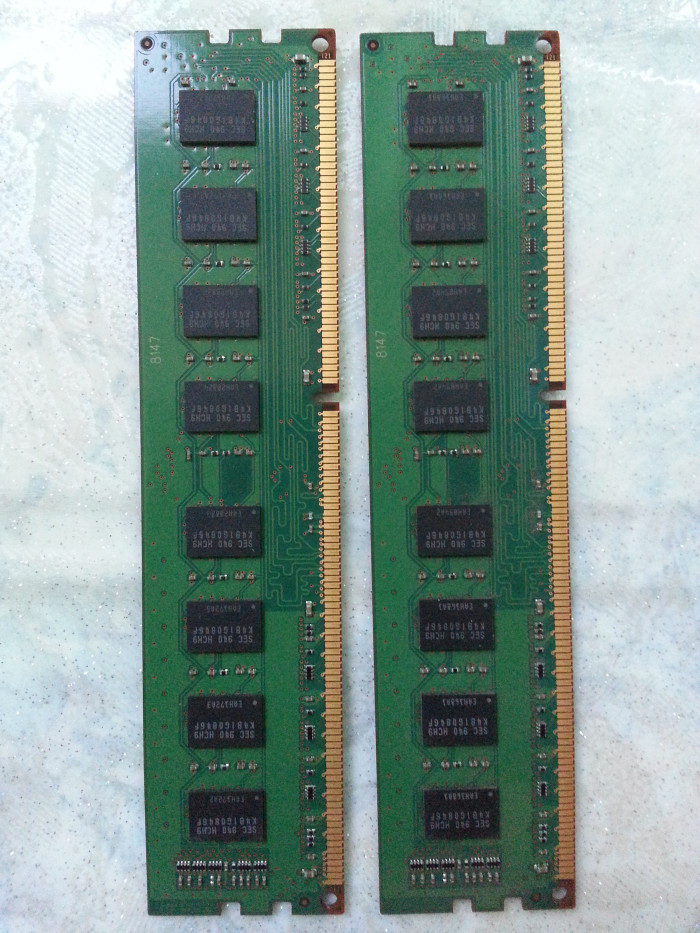 데스크탑 DDR2 램 1GB2개 3천원 - 3번째 사진. (기독정보넷 - 기독교 벼룩시장.) 