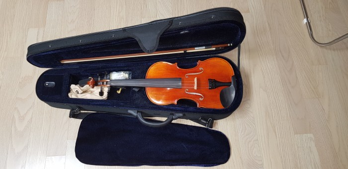 바이올린 - 1번째 사진. (기독정보넷 - 기독교 벼룩시장.) 