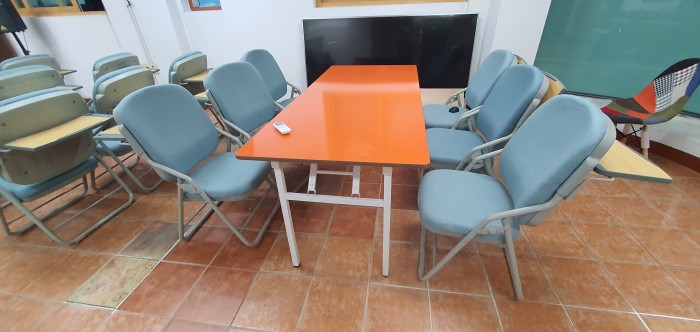 오렌지 테이블
