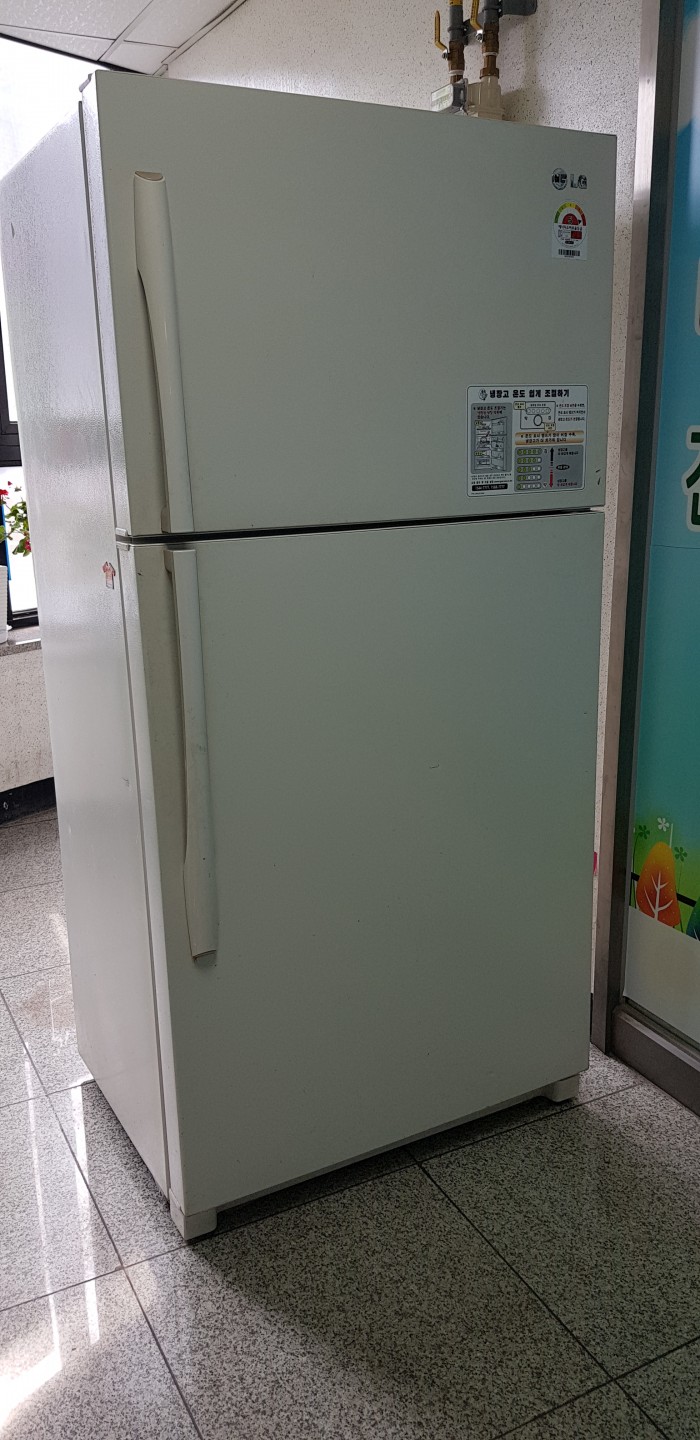 LG 대형냉장고 538리터 - 1번째 사진. (기독정보넷 - 기독교 벼룩시장.) 