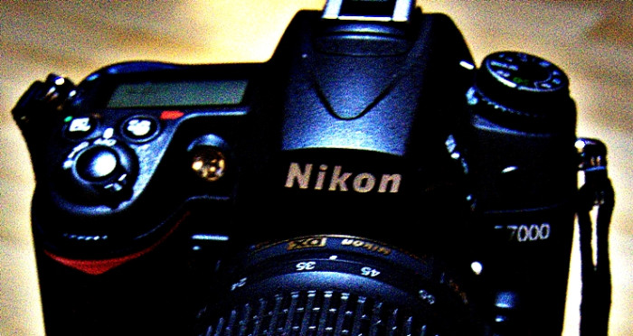 니콘 D7000 카메라 - 3번째 사진. (기독정보넷 - 기독교 벼룩시장.) 