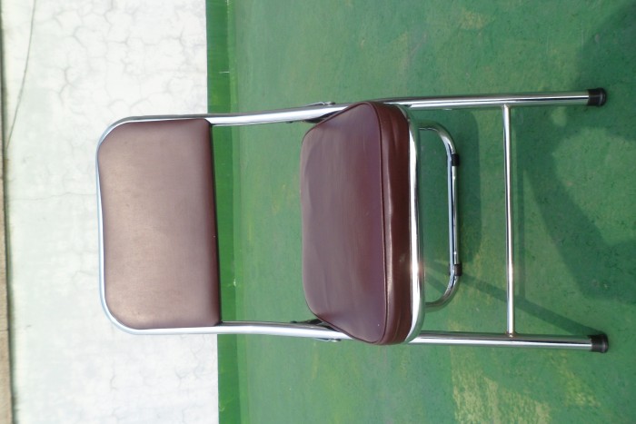 접의식 의자 저렴하게 드려요 - 1번째 사진. (기독정보넷 - 기독교 벼룩시장.) 