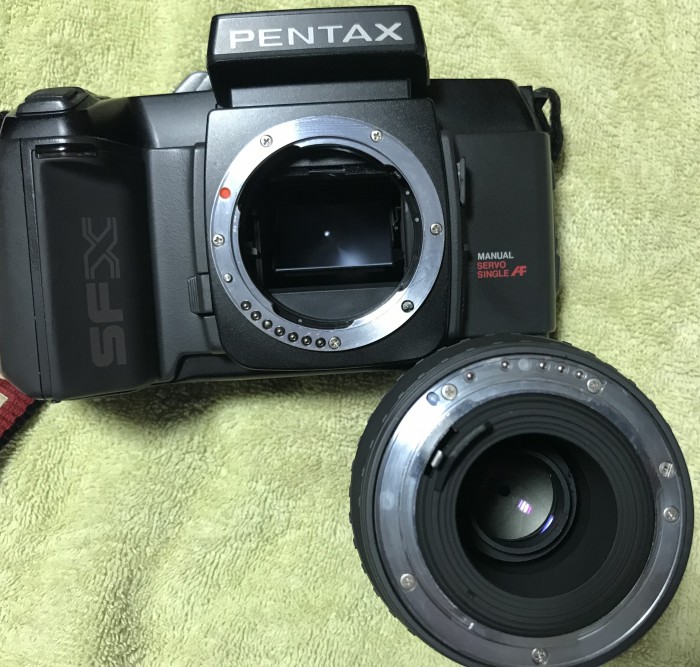 PENTAX 필름 카메라 - 1번째 사진. (기독정보넷 - 기독교 벼룩시장.) 